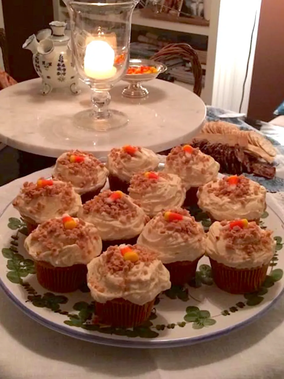 Candy corn pumpkin spiced cupcake|🌺IAnneさん