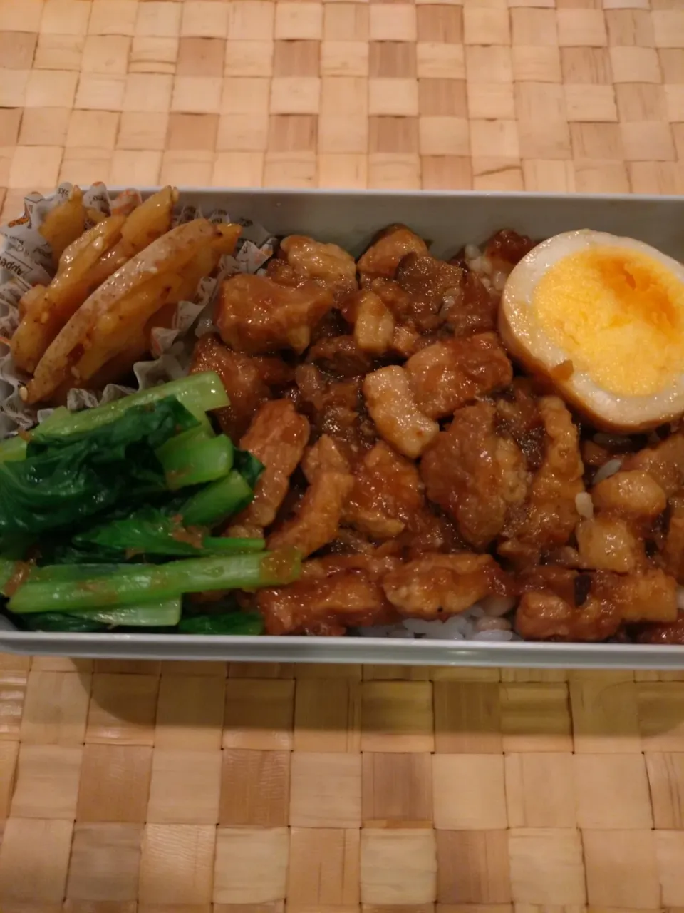 Snapdishの料理写真:魯肉飯弁当|mmmさん