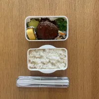 Snapdishの料理写真:ハンバーグ弁当|まゆぽんさん