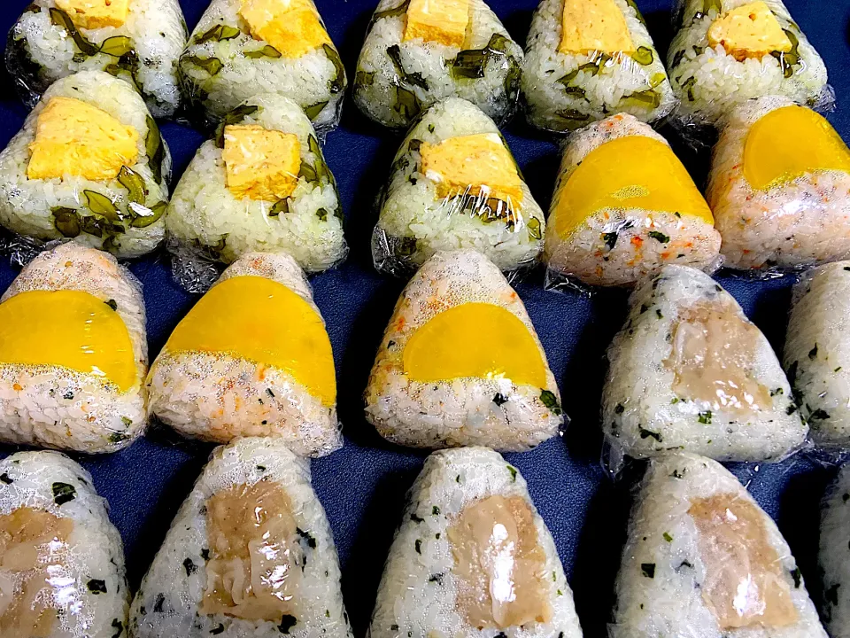 Snapdishの料理写真:さっちゃんおにぎり🍙The新米|サチ😊さん