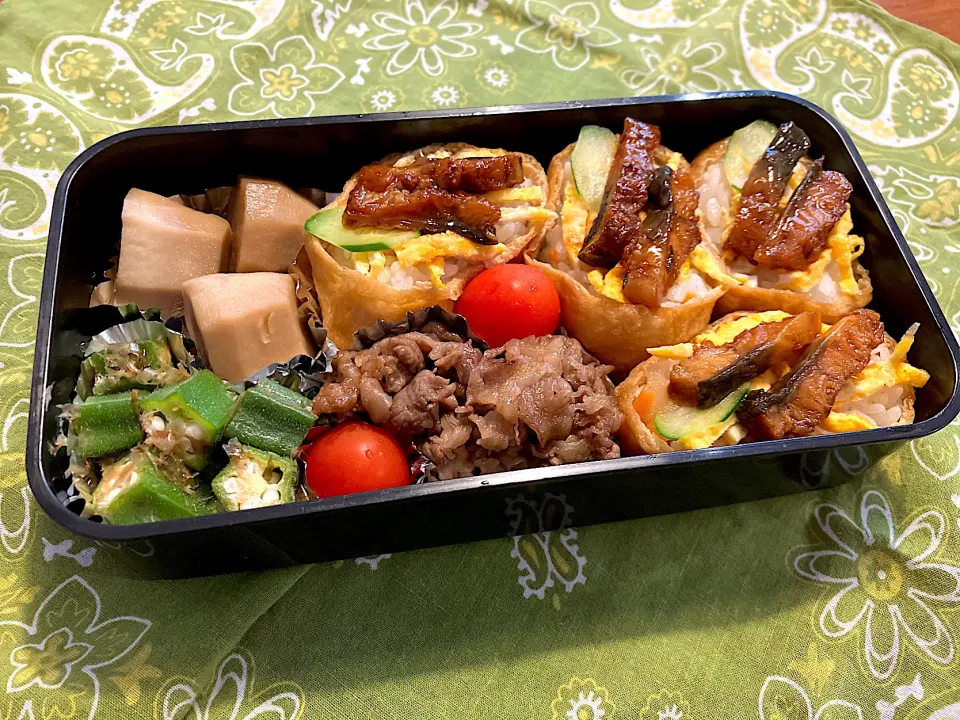 Snapdishの料理写真:2024.10.18 息子遠足弁当　◎うなぎお稲荷さん　◎焼肉　◎里芋煮　◎おくらの鰹節和え　◎ぶどう|goroさん