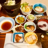 Snapdishの料理写真:川治温泉「登隆館」の朝食|Go Satoさん