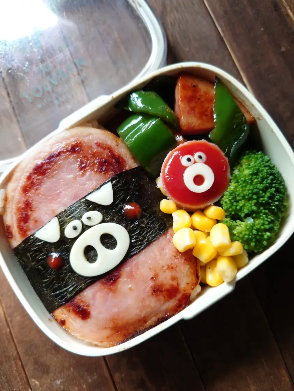 漢の…次女用🍱ハムステーキおにぎり弁当|ᵏᵒᵘさん