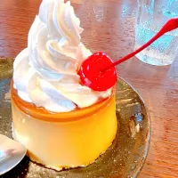 Snapdishの料理写真:ふらっと入った喫茶店の硬めレトロプリン| 舞さん