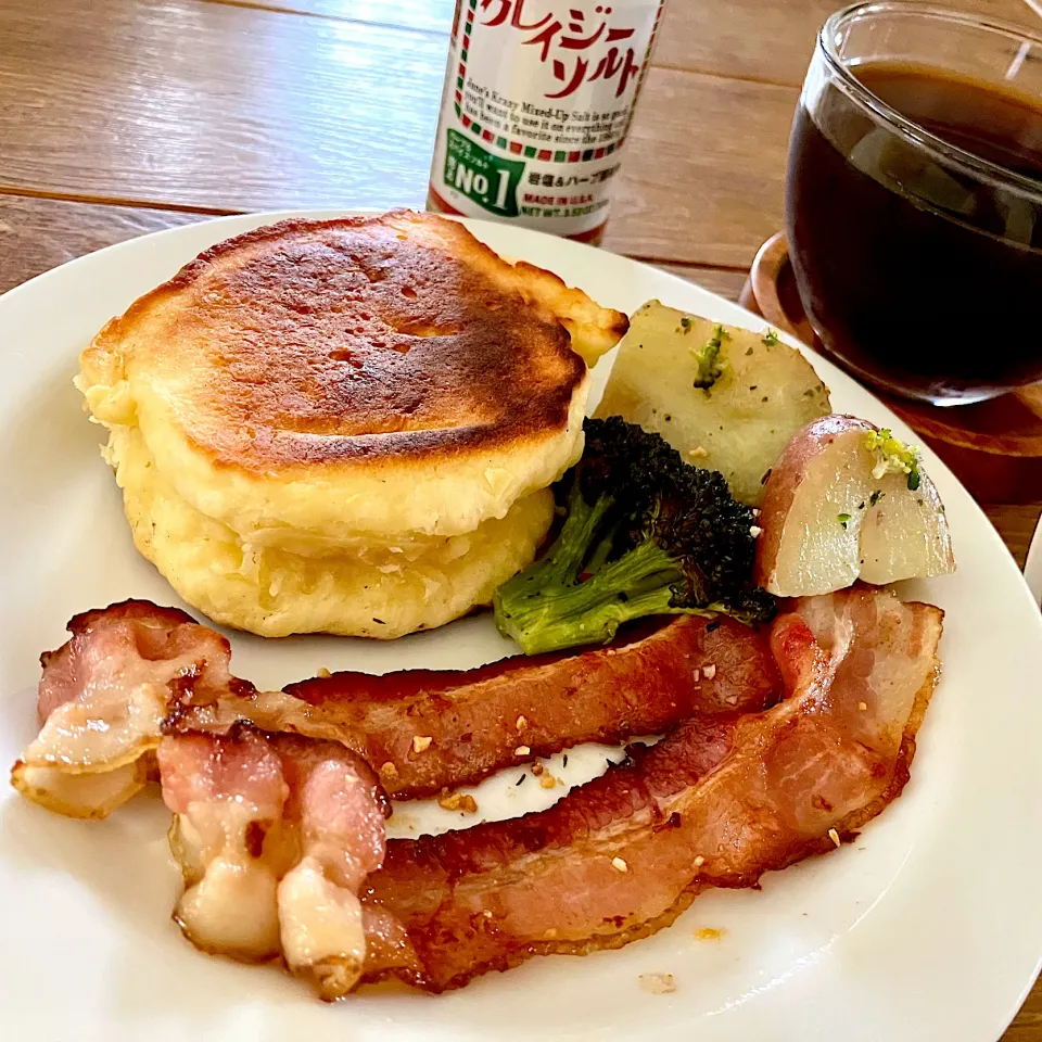 Snapdishの料理写真:ある日のモーニングプレート 🥞🥓🥦🍽️|sato*さん