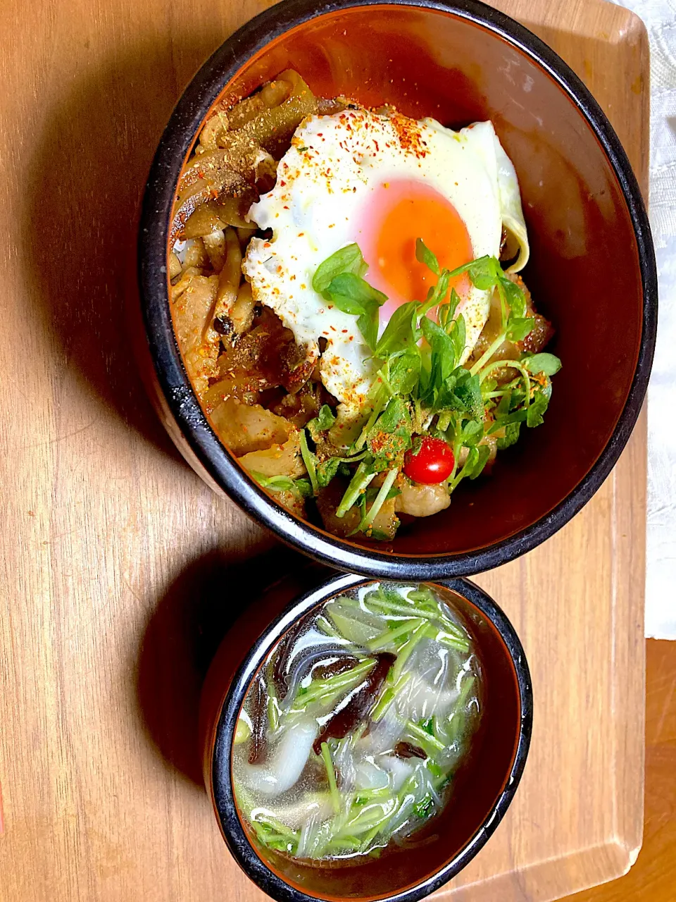 Snapdishの料理写真:十勝豚丼と緑豆春雨スープ|ももさん