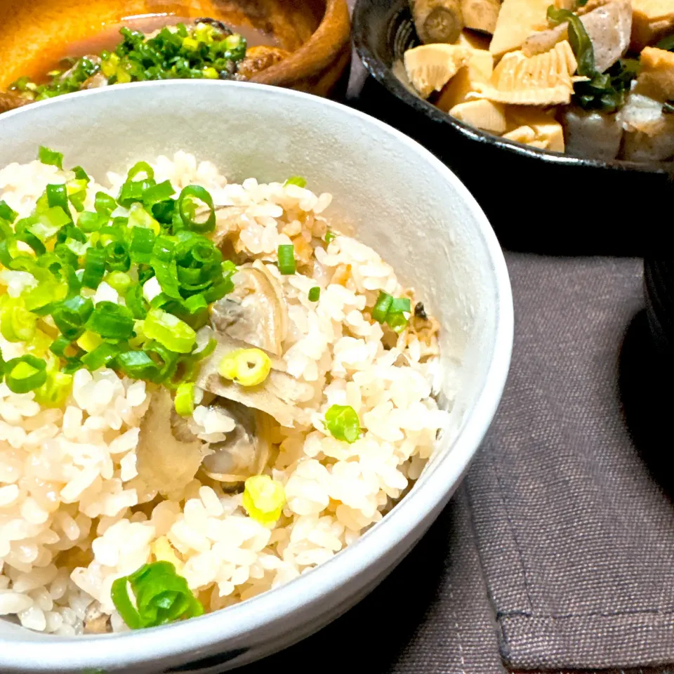 Snapdishの料理写真:アサリ牛蒡ご飯と若竹煮|ちーまるさん