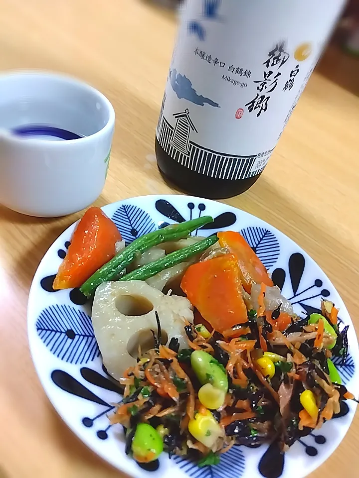 蓮根の煮物とひじきの和え物with 白鶴御影郷|おはぎさん