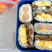 Snapdishの料理写真:おにぎらず弁当|こずりんさん