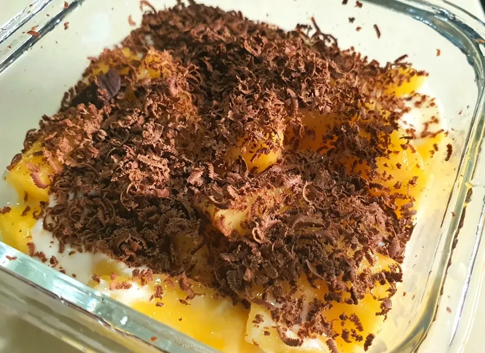 mango 🥭 with yoghurt + dark chocolates topping 🥰😍😍😍|🌷lynnlicious🌷さん