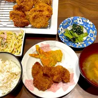 Snapdishの料理写真:ヒレカツ　じゃがいものチーズガレット　かぼちゃの味噌汁　小松菜のごま和え　スパゲッティサラダ|おさむん17さん