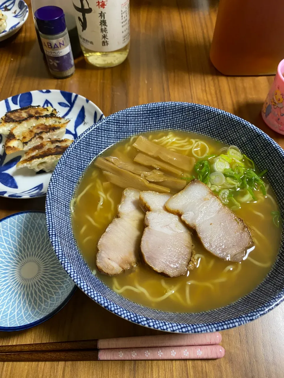 夜　自製ラーメン､焼き餃子|みちくんさん