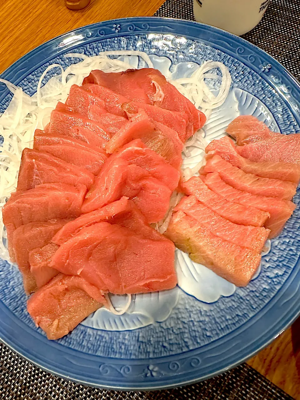 友人が釣ったキハダマグロをアテに🍶　47kgあったそうで🤭|BUBUさん