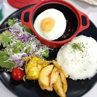 Snapdishの料理写真:ランチプレートハンバーグ✨|まなみさん