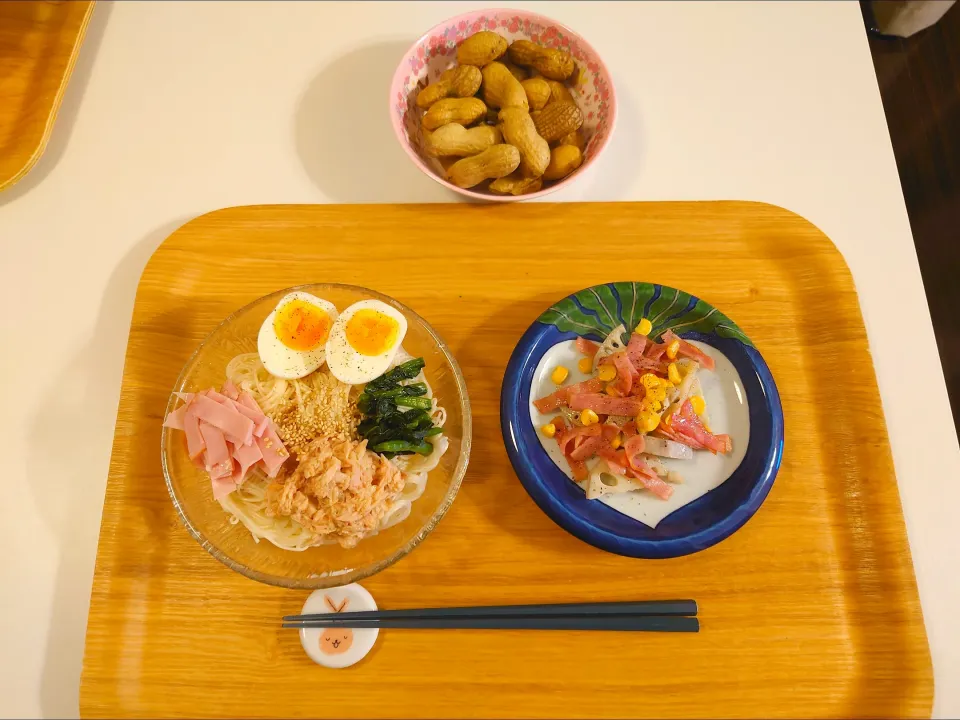 今日の夕食　ツナそうめん、れんこんとベーコンの炒め物、ゆで落花生|pinknari🐰🌈さん