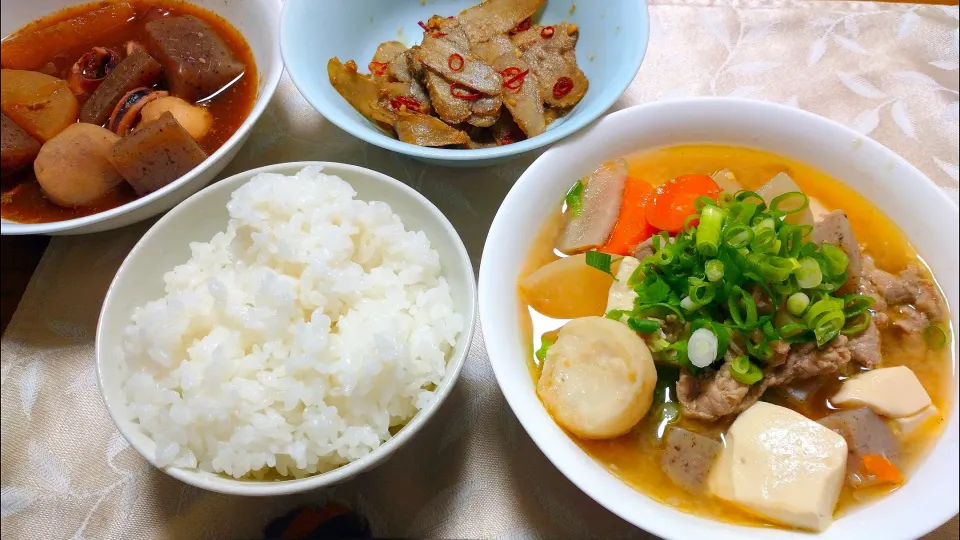 10/20の夕食
豚汁で温まるご飯作りました😋|卯月さん