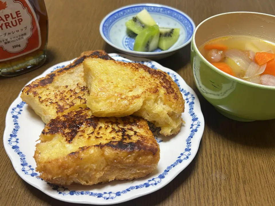 Snapdishの料理写真:失敗した食パンでフレンチトースト|ゆだともさん