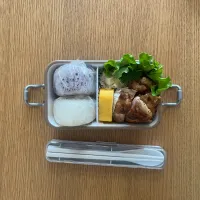 Snapdishの料理写真:おにぎり弁当|まゆぽんさん