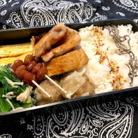 Snapdishの料理写真:2024.10.21 息子弁当　◎トンテキ　◎卵焼き　◎小松菜とエノキのおひたし　◎焼売|goroさん