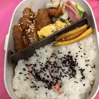 Snapdishの料理写真:照り焼きチキン、大葉入り卵焼き、ちくわ海苔巻き、キャベツとベーコン、さつまいもきんぴら|ちあぽんさん