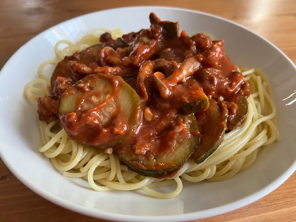 ズッキーニとしめじのトマトパスタ|あいこさん