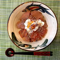 Snapdishの料理写真:漬け丼🐟　頂き物の丹波の新米とマグロで👍秋田で買った「だしつゆ」に生姜を入れて漬けてみたら美味しかった♪|BUBUさん