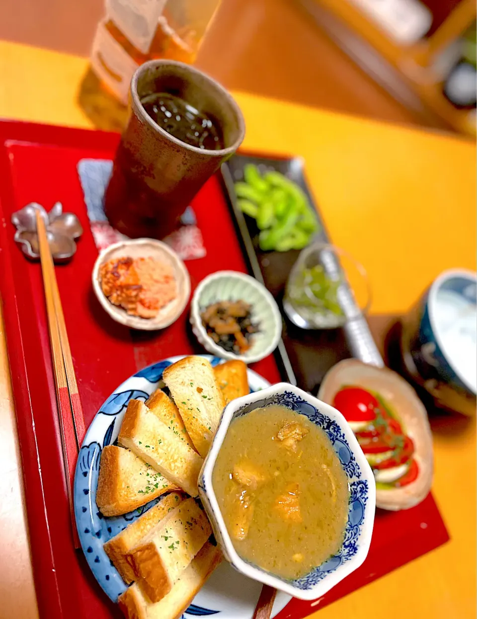 昨日の晩酌おつまみ♡♡タイカレー♡ひじき♡枝豆♡焼き明太子♡カプレーゼ|Mikaだよさん