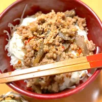 Snapdishの料理写真:素麺処分♪  肉味噌素麺にしてみた♡|Mikaだよさん