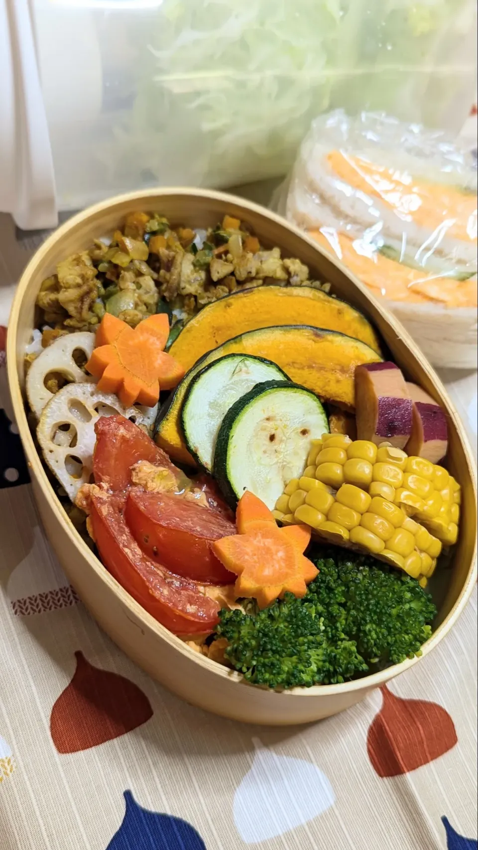 Snapdishの料理写真:本日のお弁当〜即席キーマカレーな感じ弁当|f.1125beさん