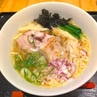 Snapdishの料理写真:地鶏と飛び魚伊吹煮干しラーメン|じょうさん