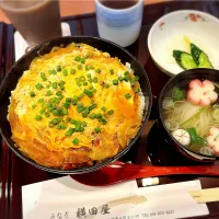 Snapdishの料理写真:ランチうな玉丼 ¥980|Blue Moon Caféさん