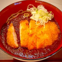 Snapdishの料理写真:温泉の食堂でカツカレーそば|🌻ako ·͜·♡peco🌻さん