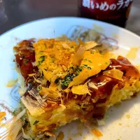 Snapdishの料理写真:干しエビ入りのお好み焼きとトムヤムマヨ|DKさん