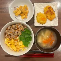 Snapdishの料理写真:10/21 三色丼|chiiiiikaさん