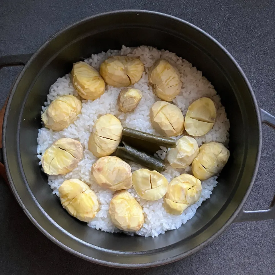 Snapdishの料理写真:STAUBで栗ご飯|izoomさん