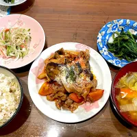 Snapdishの料理写真:豚肩ロースと茄子のトマ味噌炒め　白菜とそぼろのとろみスープ　ほうれん草のごま味噌和え　三色ナムル|おさむん17さん