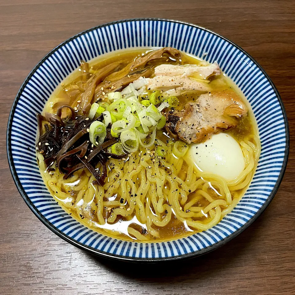 鶏ガラ醤油ラーメン|dashi menjiroさん