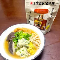 Snapdishの料理写真:玉露園しいたけ茶🍄‍🟫鶏団子鍋|あーさん