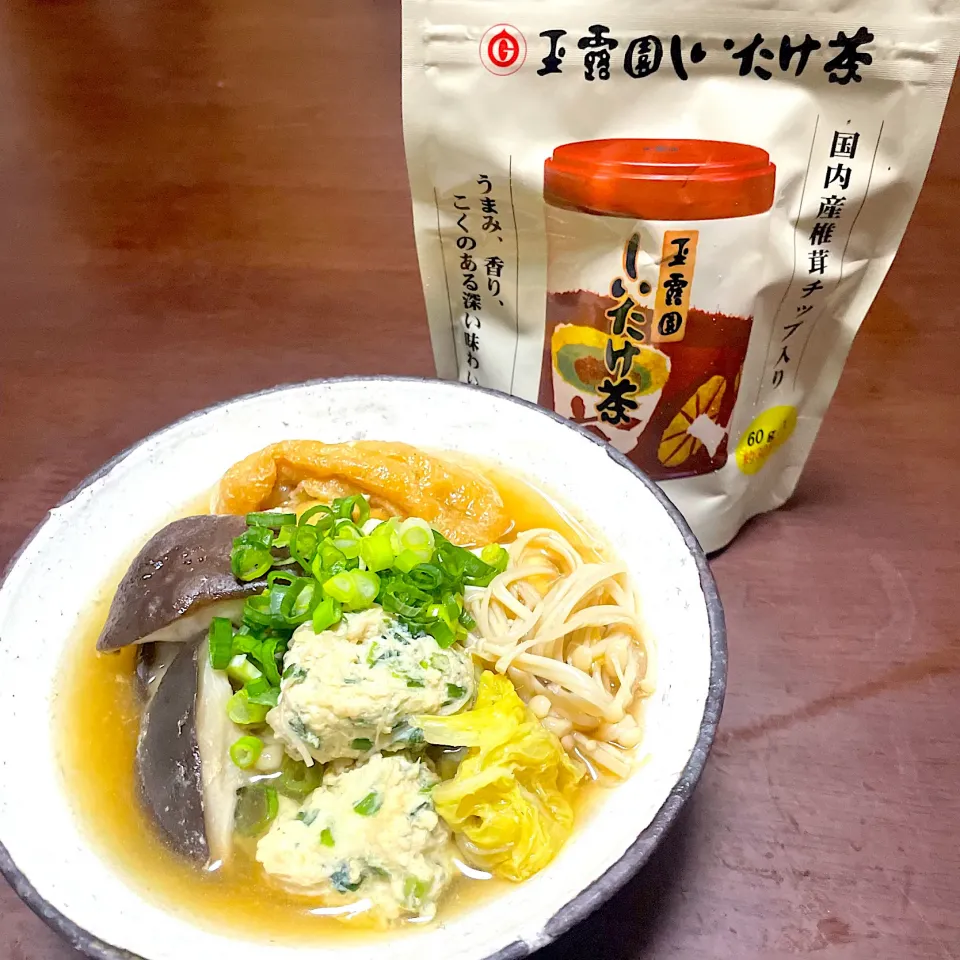 玉露園しいたけ茶🍄‍🟫鶏団子鍋|あーさん