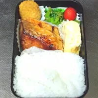 Snapdishの料理写真:鰤照焼き弁当| 黒川克博さん