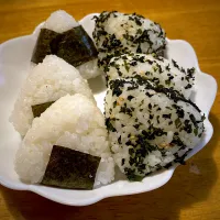 Snapdishの料理写真:夫のおにぎり🍙弁当|もえさん