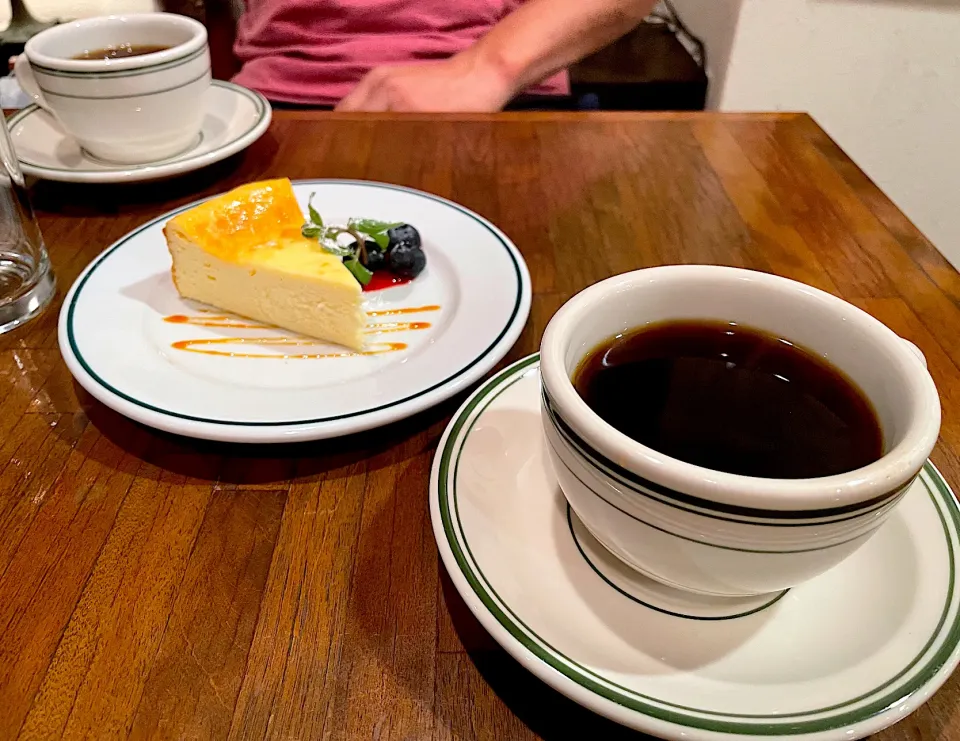 ベイクドチーズケーキ、コーヒー|こいちさん