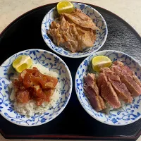 Snapdishの料理写真:すだち丼3種（鮪漬け、ミキュイ、豚）|こっぷさん