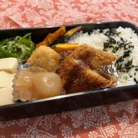 Snapdishの料理写真:2024.10.22 息子弁当　◎鮭フライ　◎グリルかぼちゃ　◎ピーマンしらす炒め　　◎高野豆腐　◎玉蒟蒻|goroさん