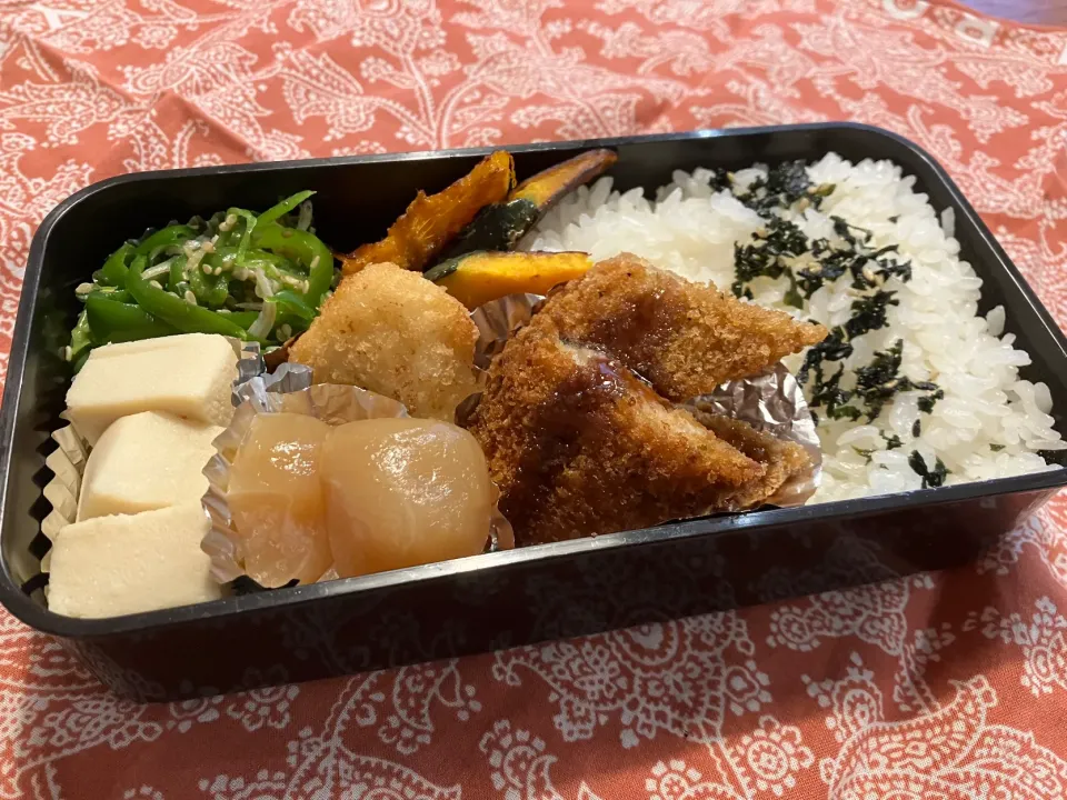 2024.10.22 息子弁当　◎鮭フライ　◎グリルかぼちゃ　◎ピーマンしらす炒め　　◎高野豆腐　◎玉蒟蒻|goroさん