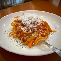 Snapdishの料理写真:賄いでいただいたトマトソースパスタ！|花鳥　舞さん