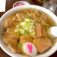 Snapdishの料理写真:肉ラーメン🍜|utayataさん