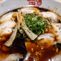 【10/26までの期間限定店舗】 
#新宿地下ラーメン 
肉そば 藍 from 埼玉県越谷市
京都ブラック 
@新宿小田急エース北館
24257 (277,647)