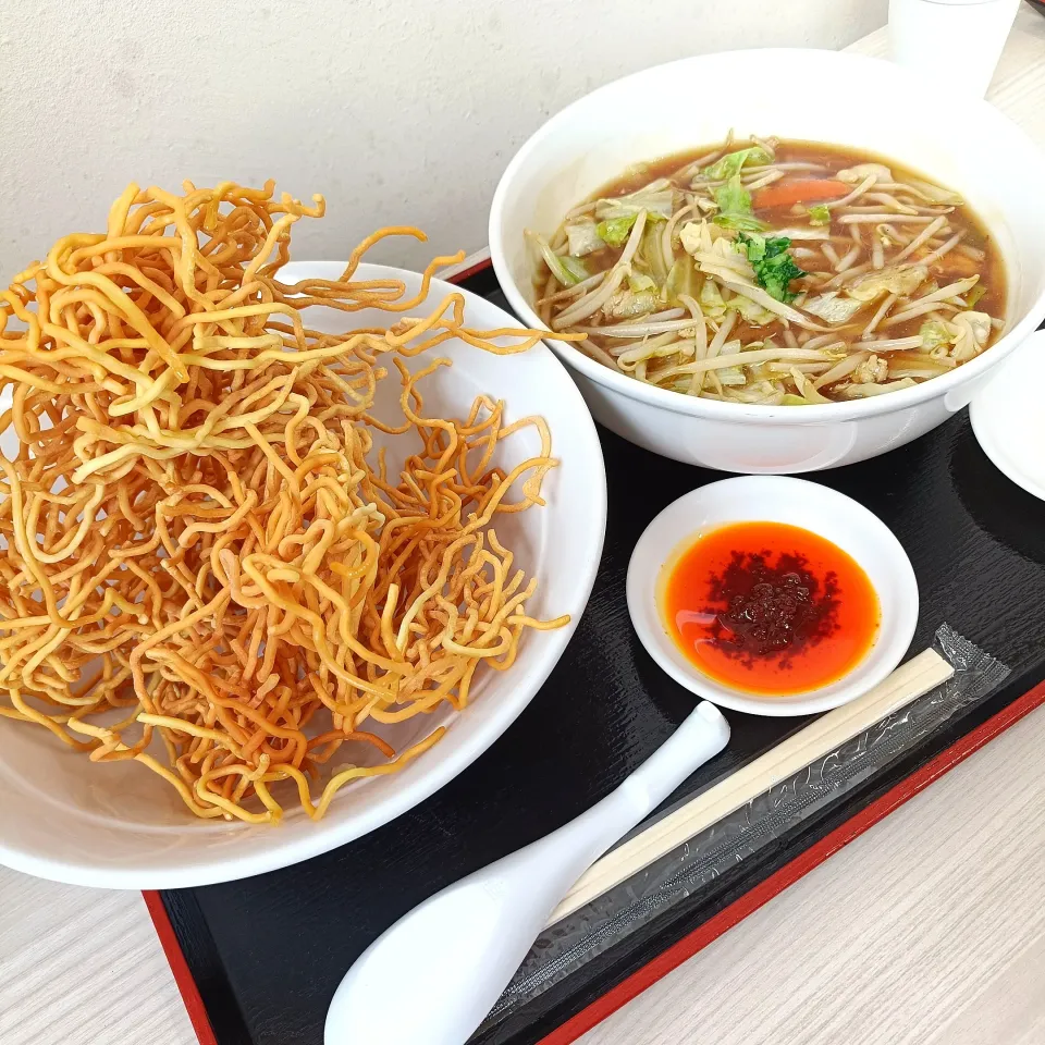 かた焼餡掛けラーメン🍥🍜|ファンメイ🌺さん