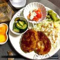 Snapdishの料理写真:10/22晩ご飯：牛スジコロッケ|ななみんさん